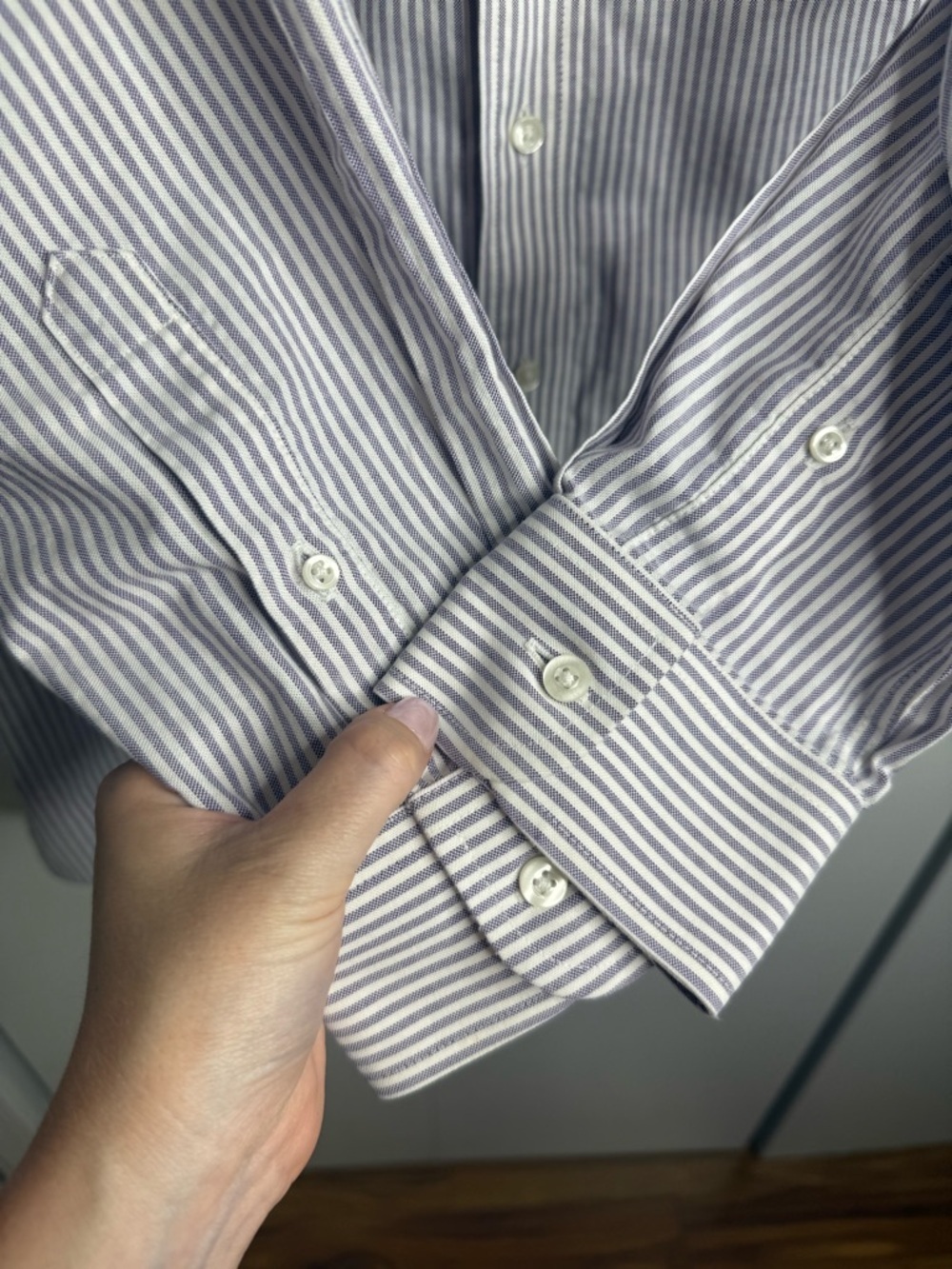 Roundtree and Yorke Men's Striped Button-Down Dress Shirt Non Iron Cotton- 16/33 - Picture 3 of 8